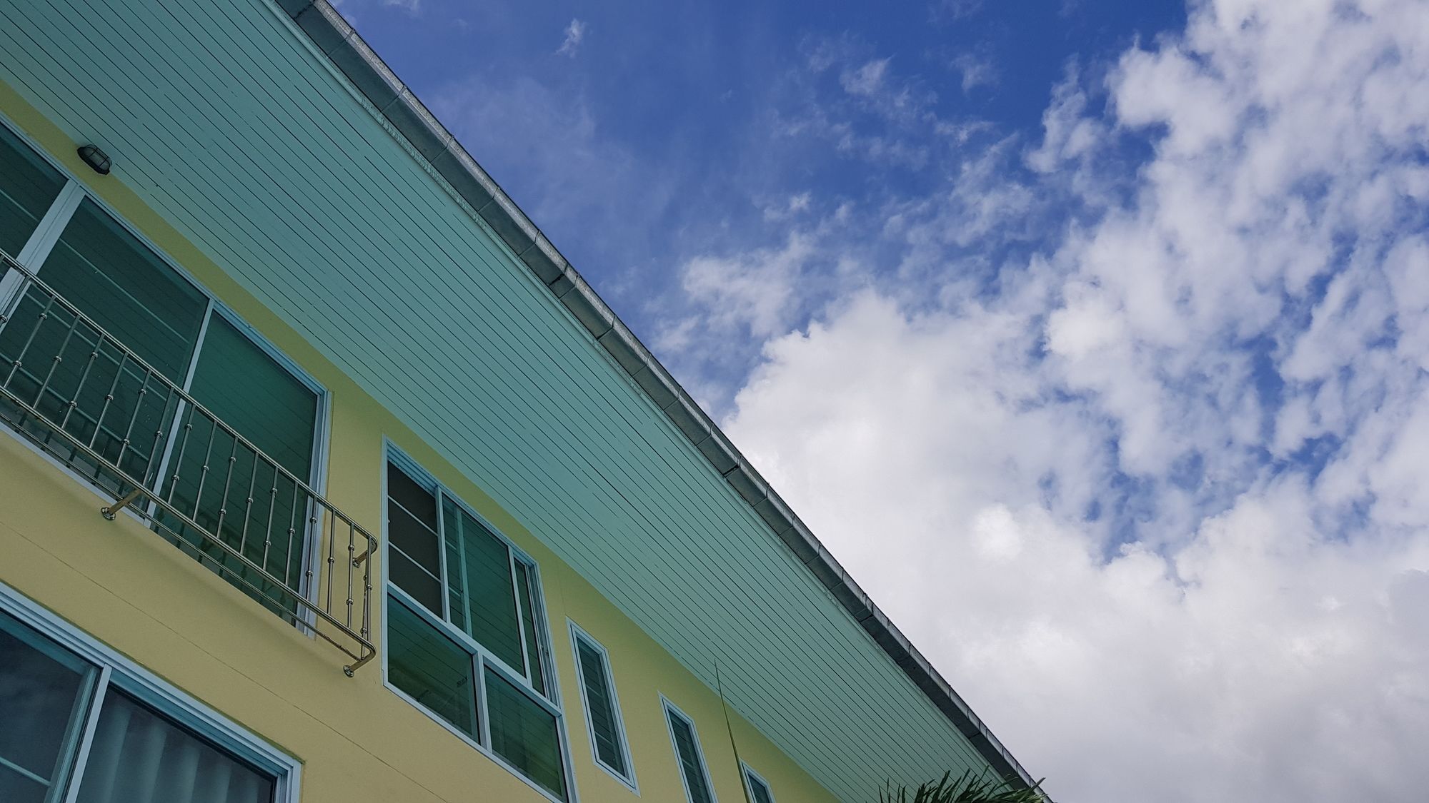 The O2 Aparthotel Udon Thani Exterior photo